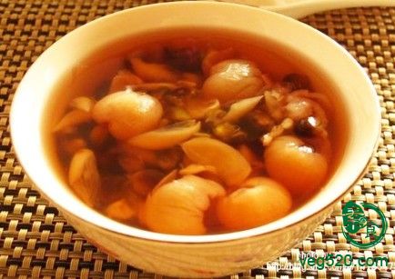 治近视的秘方!1000度近视降到200度