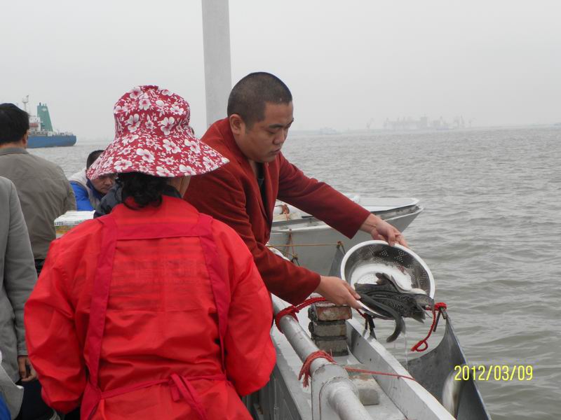 法雨寺、学佛网庆祝永健法师生日放生普佛法会