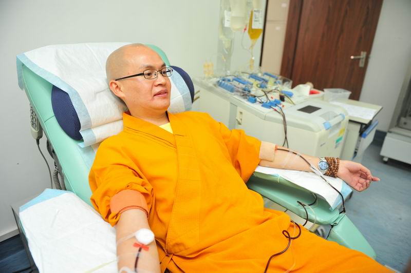 德超法师累计献血超六万毫升感言:献血让我越