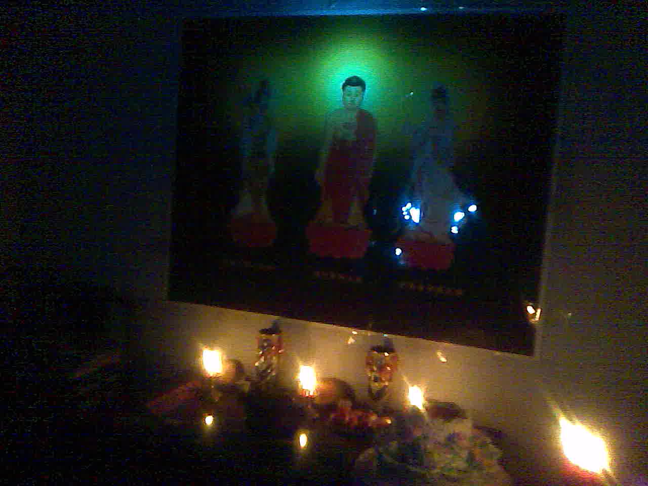 观音圣诞日家中佛堂佛菩萨显灵大放异彩